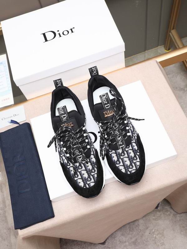 Premium Pattern Runner Sneakers