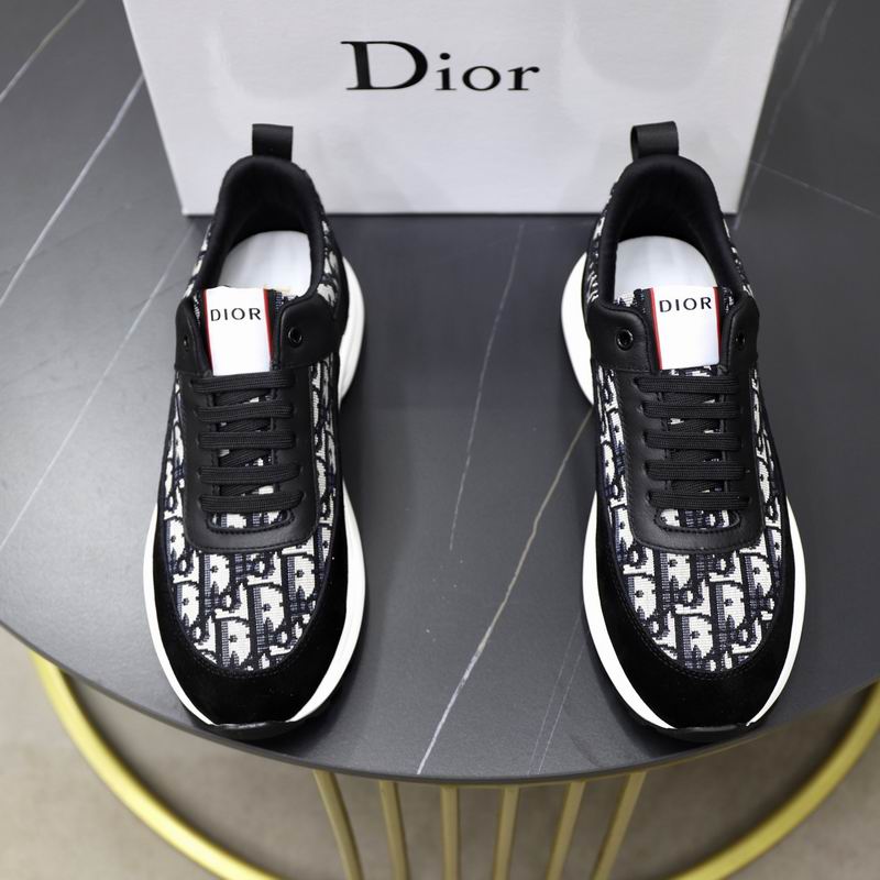 Premium Pattern Runner Sneakers