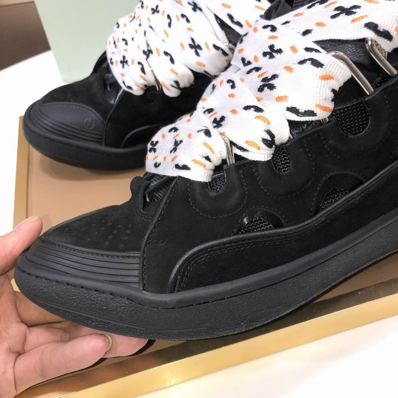 Viral Lace Black Sneakers