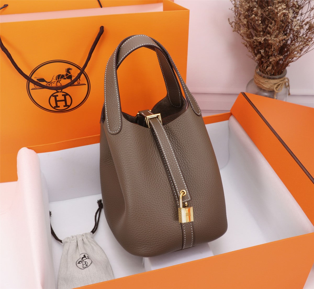 Bucket Bag Taupe