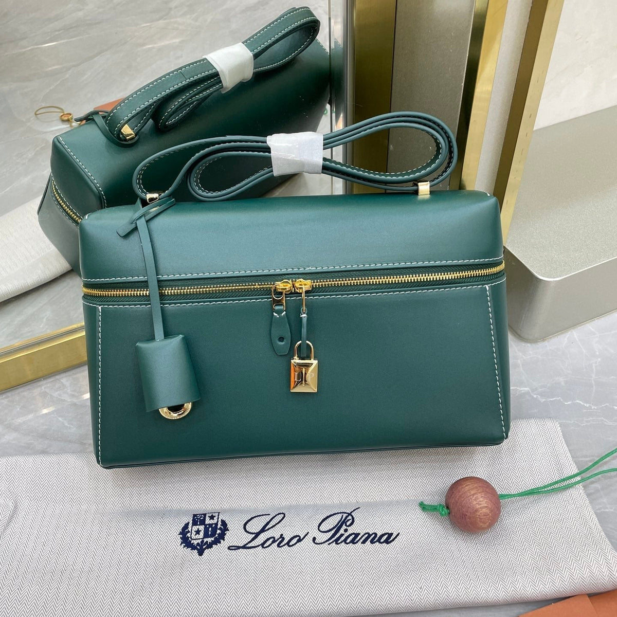 Saddle Loro Leather Bag