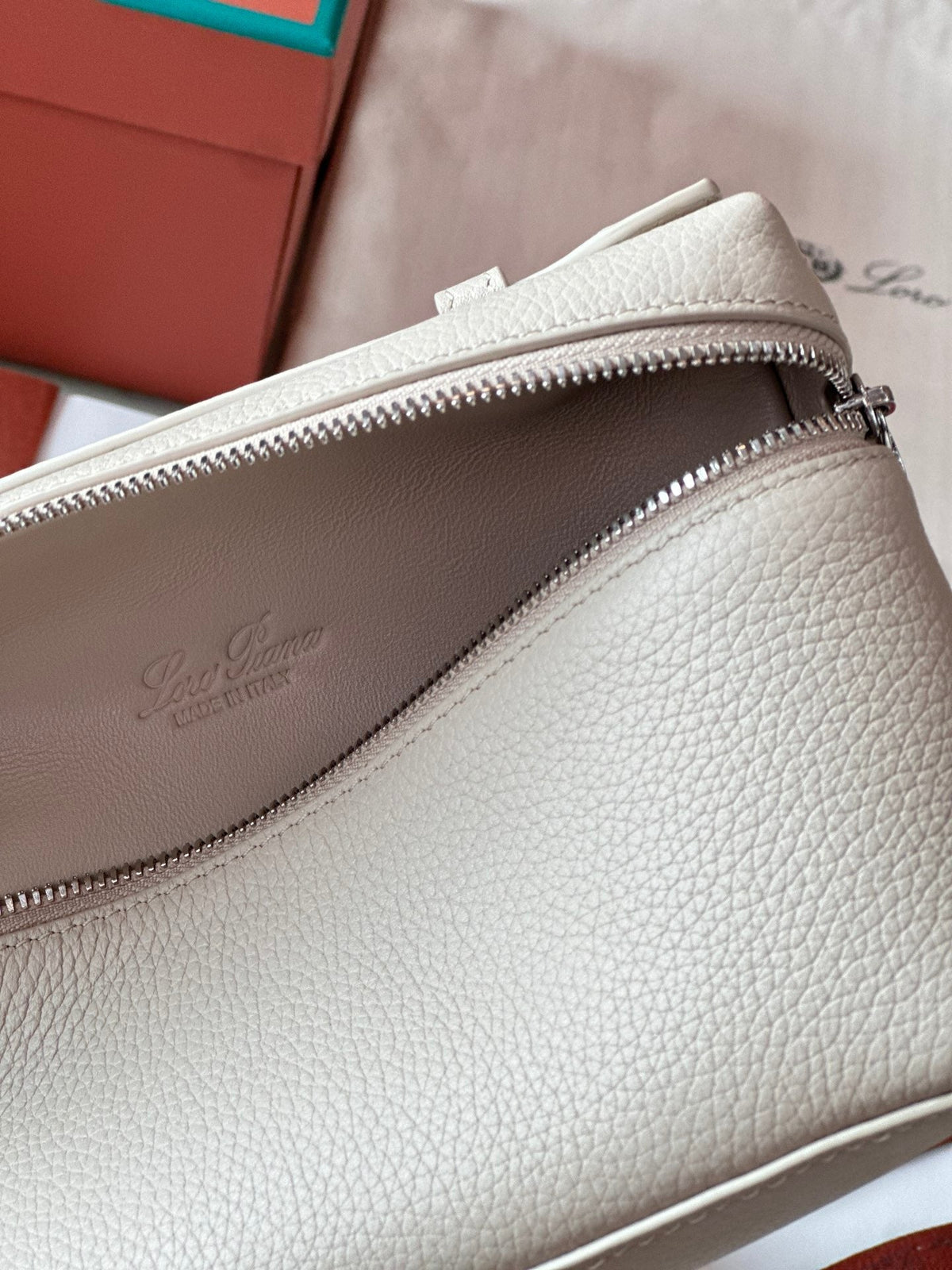 Saddle 19 Loro Leather Bag