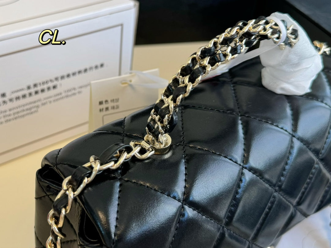 Classic Chain Shoulder Bag
